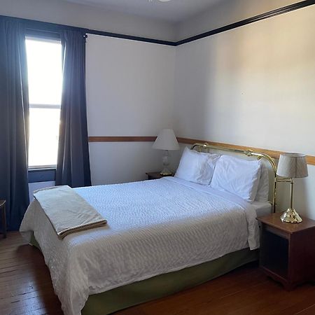 Royal Hotel Chilliwack Kültér fotó
