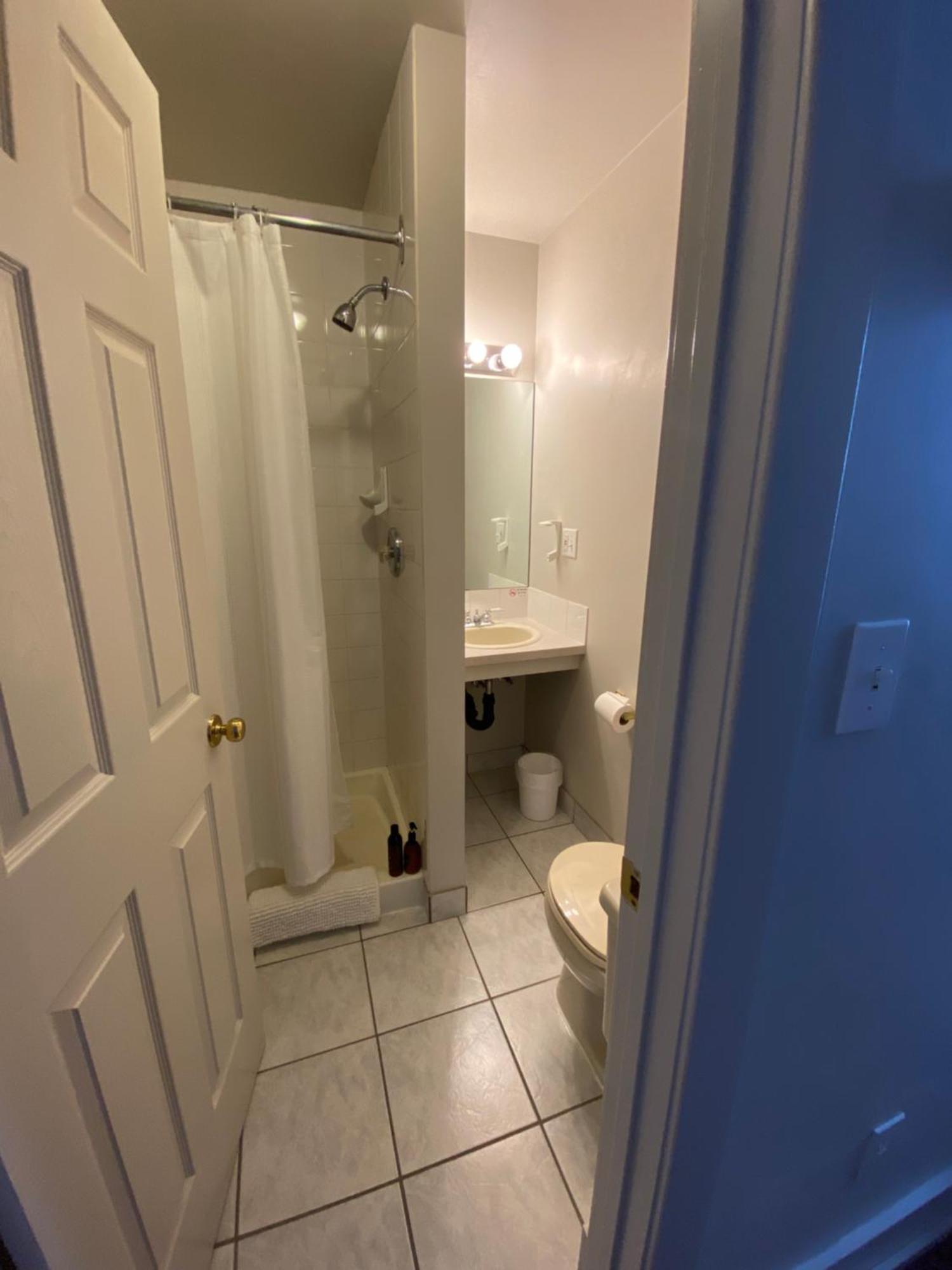 Royal Hotel Chilliwack Kültér fotó