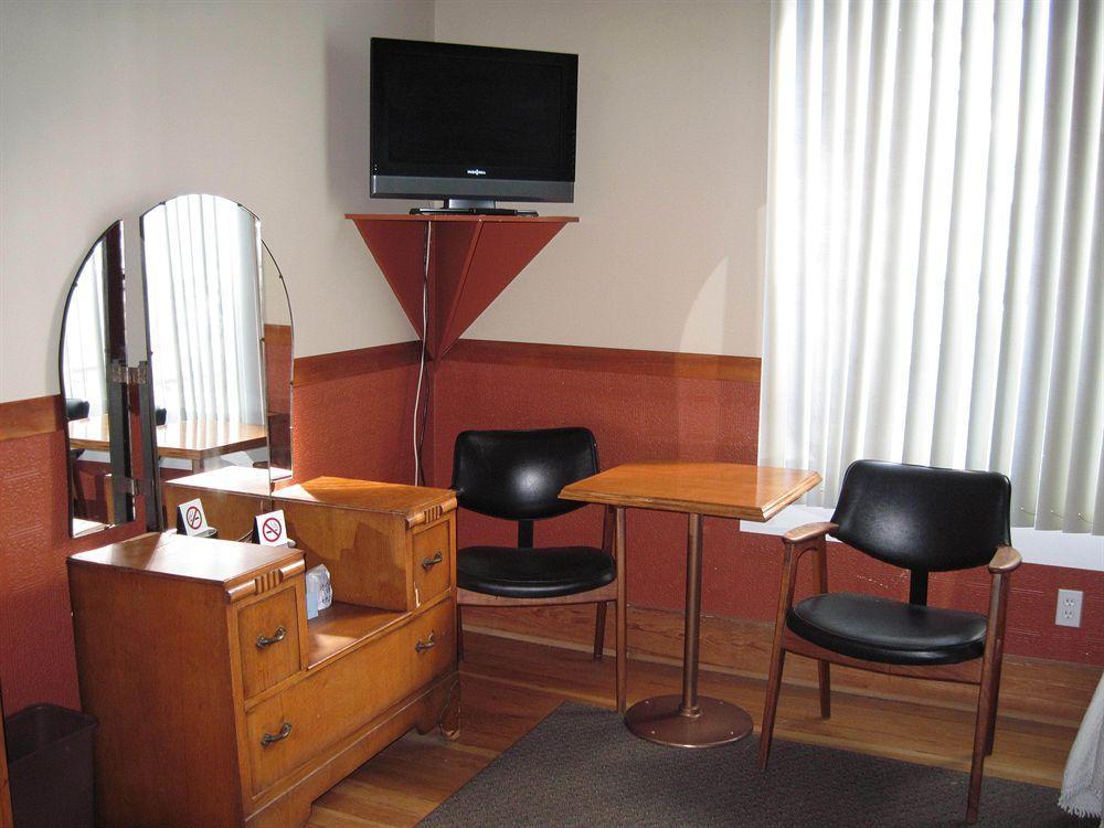 Royal Hotel Chilliwack Kültér fotó