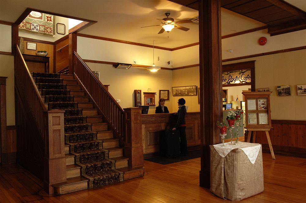 Royal Hotel Chilliwack Kültér fotó