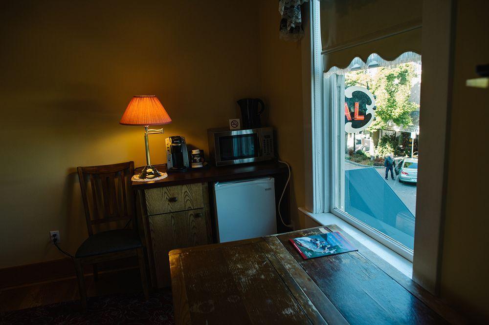 Royal Hotel Chilliwack Kültér fotó