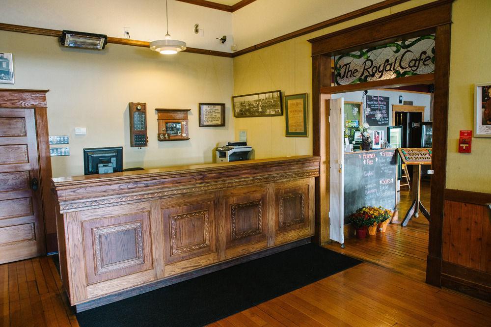 Royal Hotel Chilliwack Kültér fotó